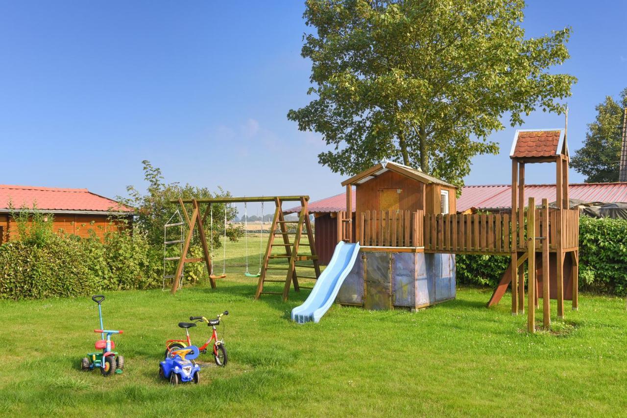 Ferienwohnungen Im Haus Flinthoern Neuharlingersiel Exterior foto