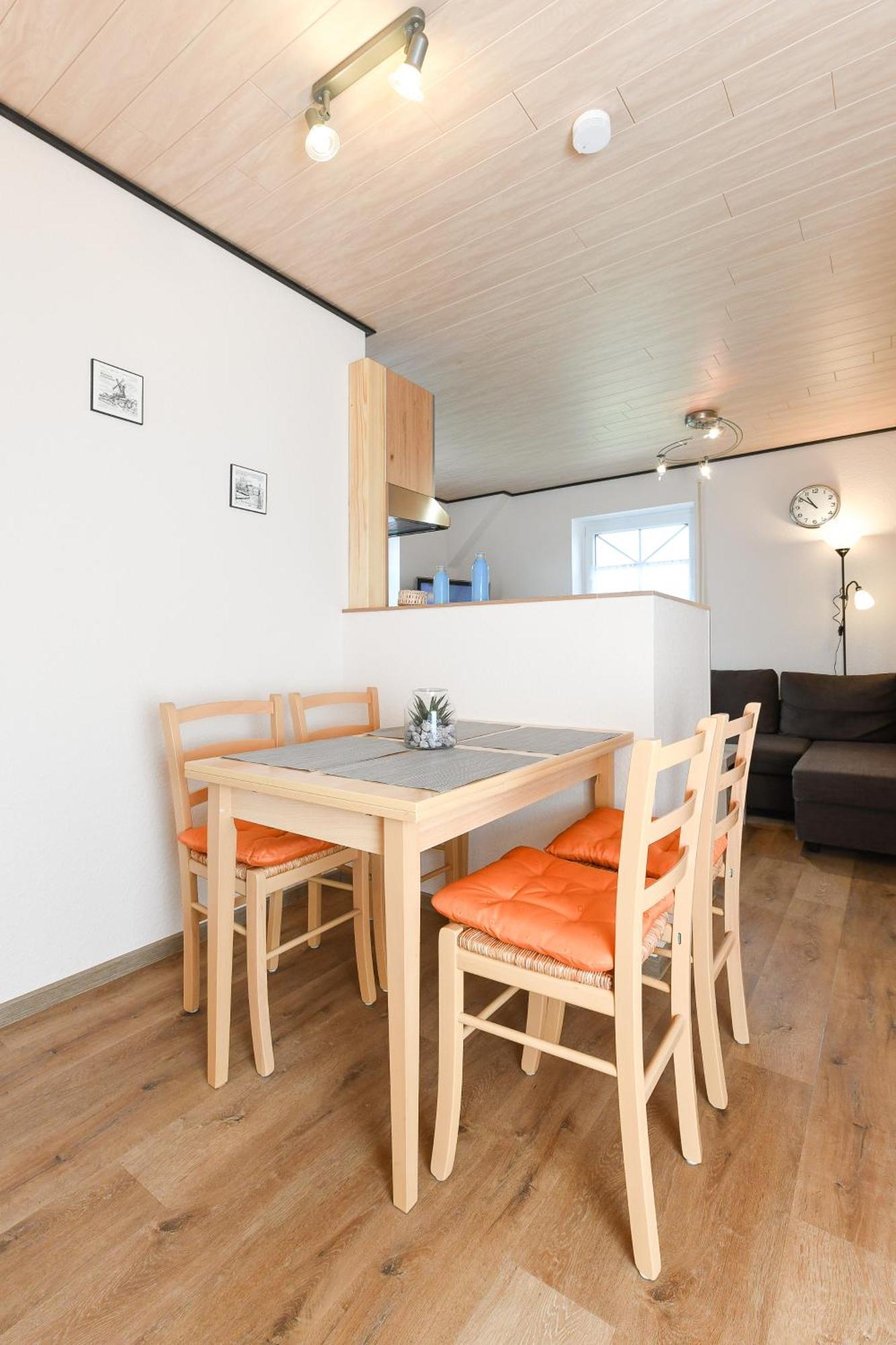 Ferienwohnungen Im Haus Flinthoern Neuharlingersiel Exterior foto